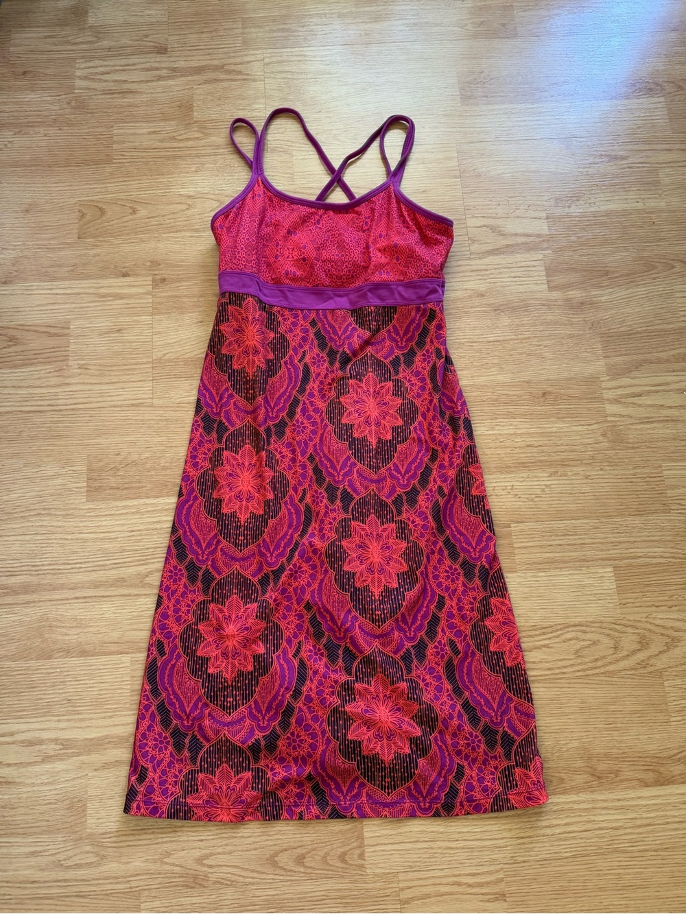 prAna Amaya Crisscross Strappy Active Midi Dress Berry Scallop Size M